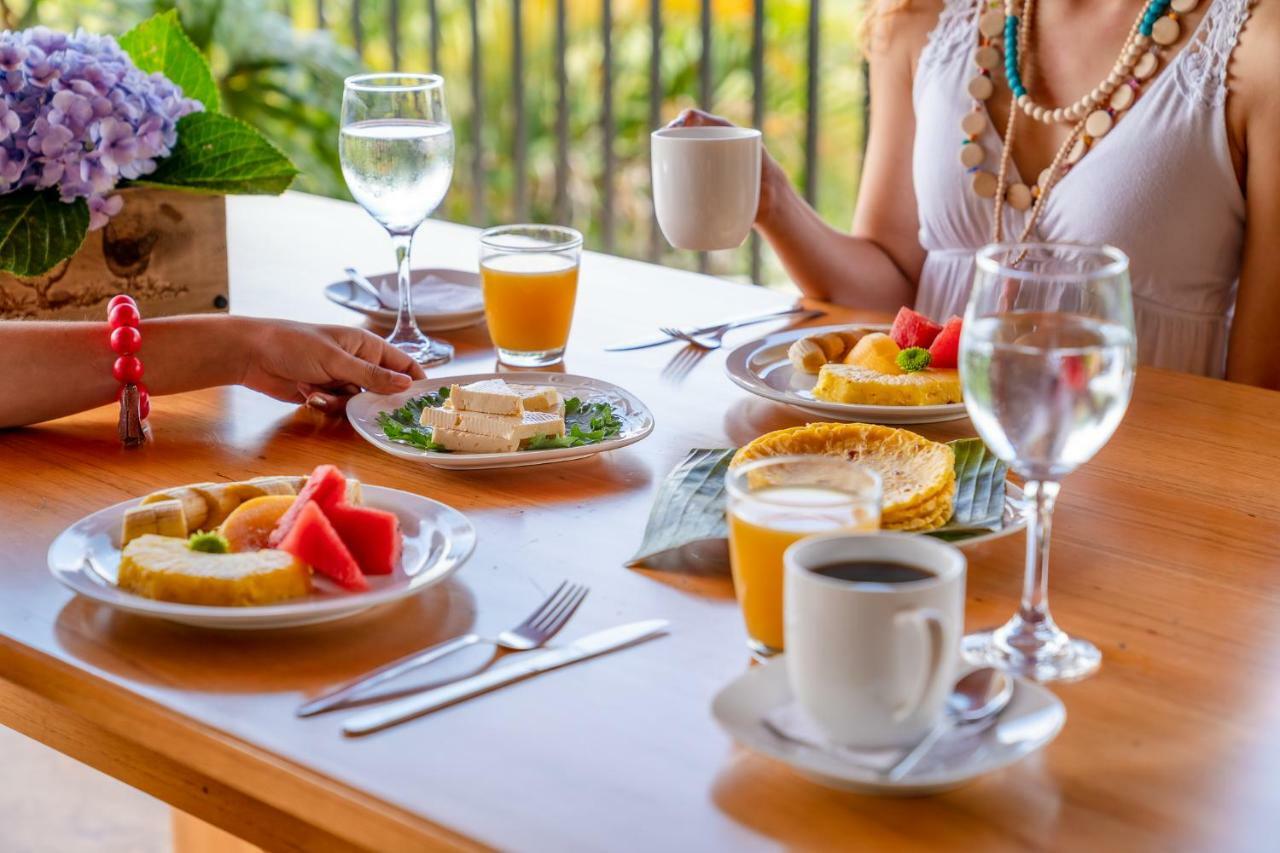 טוריאלבה Ladera Hotel מראה חיצוני תמונה