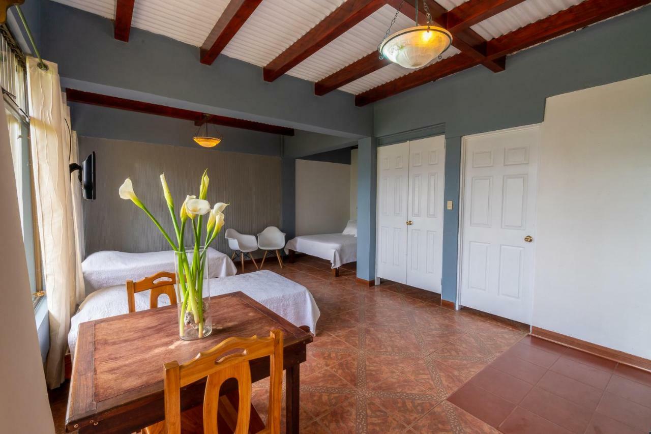 טוריאלבה Ladera Hotel מראה חיצוני תמונה